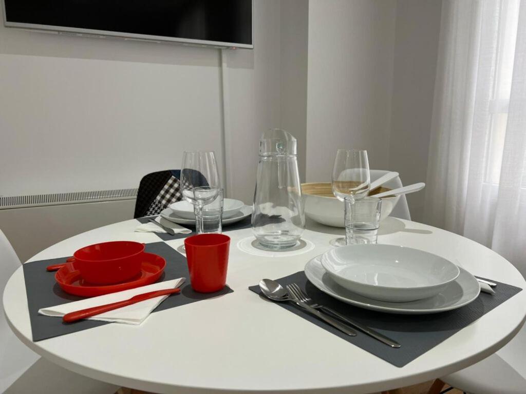 Apartment Confot / Sbhome Noia